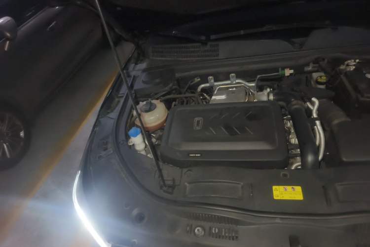 Used Bestune B70 2023 3rd Generation 1.5T Automatic Enjoyment Version 70th Anniversary Edition Engine Bay Right