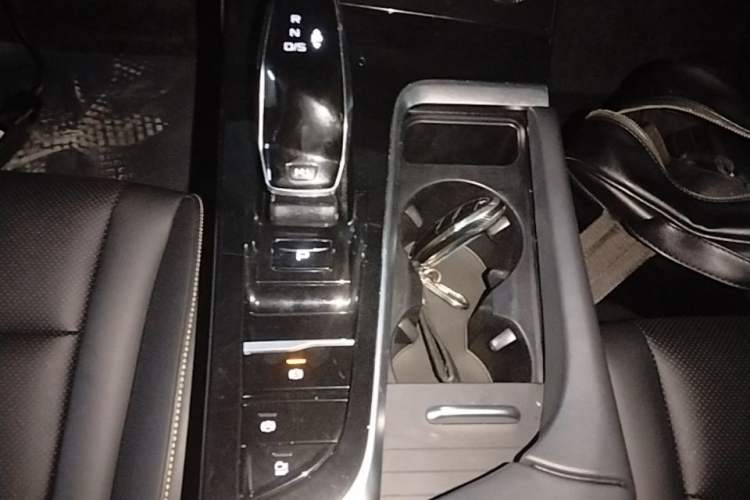 Used Bestune B70 2023 Third Generation 1.5T Automatic Enjoyment Version Gear Lever