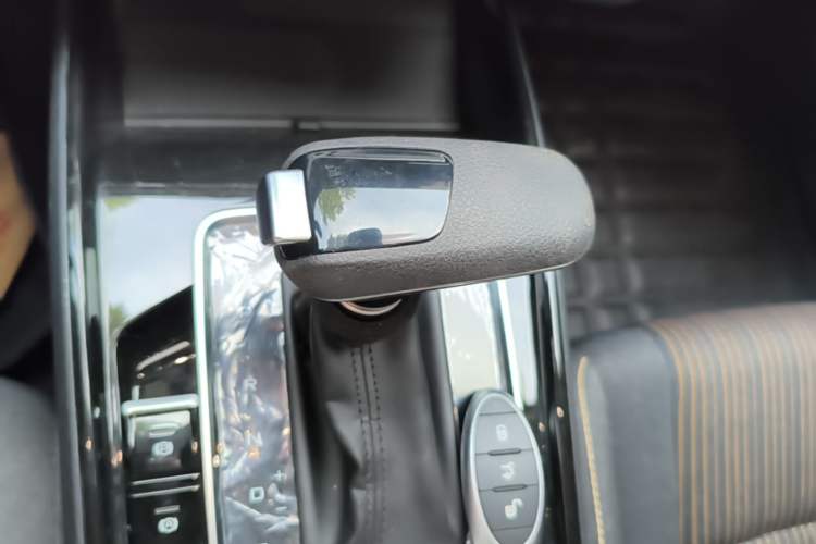 Used Bestune B70 2023 3rd Generation 1.5T Automatic Enjoyment Version 70th Anniversary Edition Gear Lever