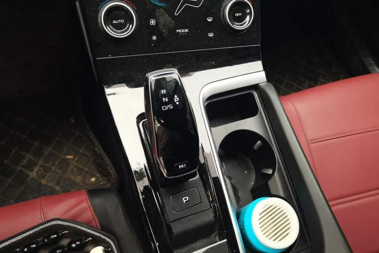 Used Bestune B70 2023 Third Generation 1.5T Automatic Enjoyment Version Gear Lever