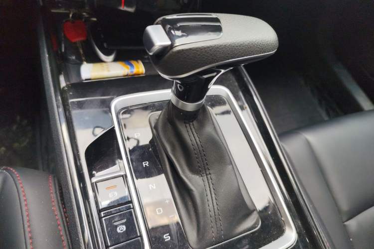 Used Bestune B70 2023 3rd Generation 1.5T Automatic Enjoyment Version 70th Anniversary Edition Gear Lever