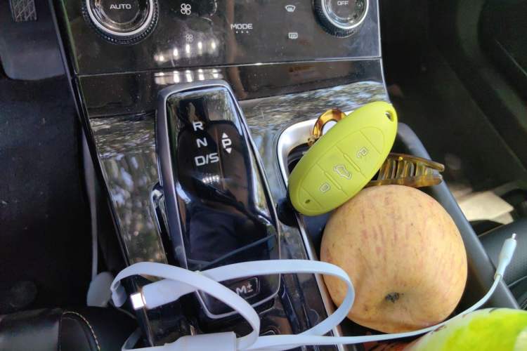 Used Bestune B70 2023 Third Generation 1.5T Automatic Enjoyment Version Gear Lever