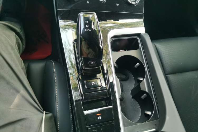Used Bestune B70 2023 Third Generation 1.5T Automatic Enjoyment Version Gear Lever