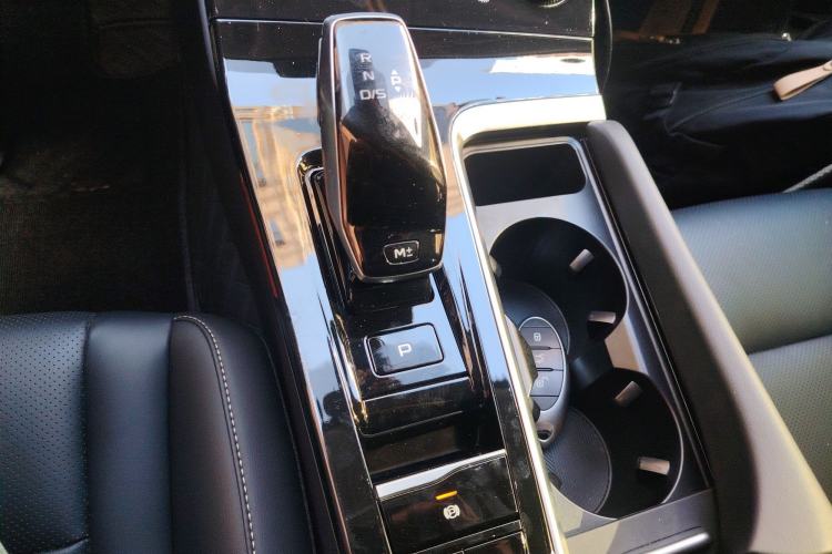 Used Bestune B70 2023 Third Generation 1.5T Automatic Enjoyment Version Gear Lever