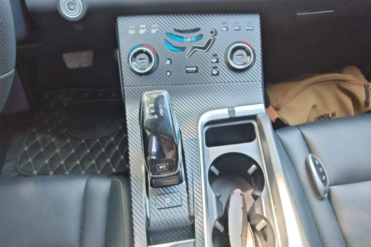 Used Bestune B70 2023 Third Generation 1.5T Automatic Enjoyment Version Gear Lever