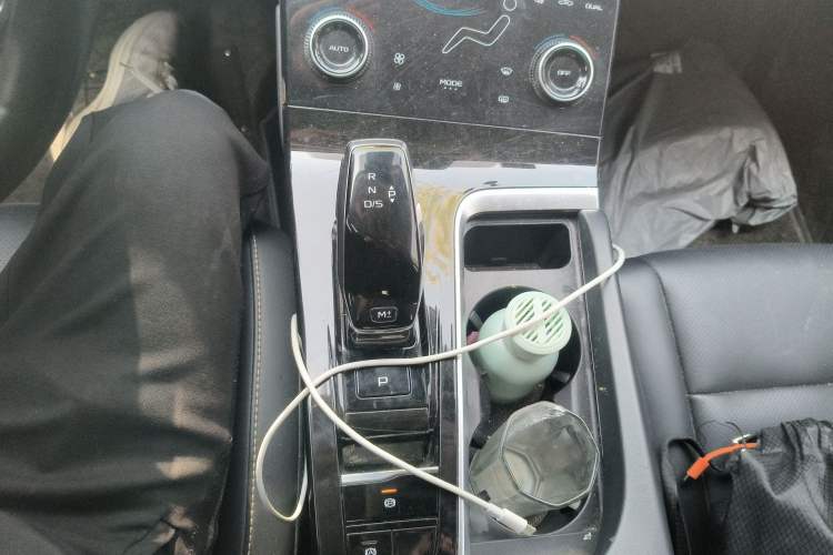 Used Bestune B70 2023 Third Generation 1.5T Automatic Enjoyment Version Gear Lever