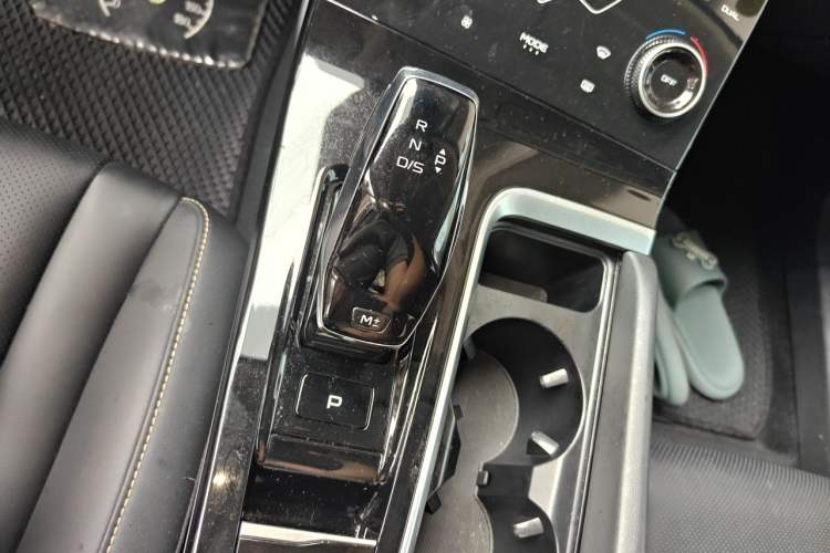 Used Bestune B70 2023 Third Generation 1.5T Automatic Enjoyment Version Gear Lever