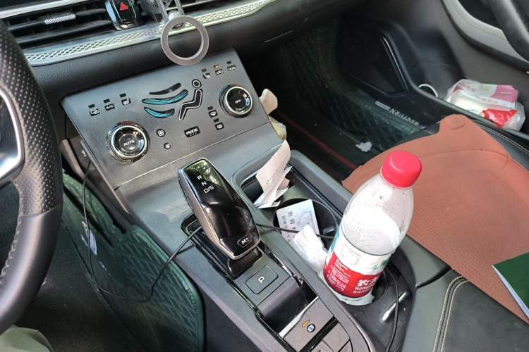 Used Bestune B70 2023 Third Generation 1.5T Automatic Enjoyment Version Gear Lever