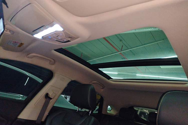 Used Bestune B70 2023 Third Generation 1.5T Automatic Enjoyment Version Headliner