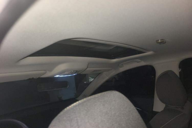 Used Bestune B70 2023 3rd Generation 1.5T Automatic Enjoyment Version 70th Anniversary Edition Headliner