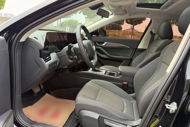 Used Bestune B70 2023 3rd Generation 1.5T Automatic Enjoyment Version 70th Anniversary Edition Interior 2
