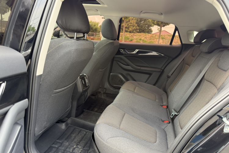 Used Bestune B70 2023 3rd Generation 1.5T Automatic Enjoyment Version 70th Anniversary Edition Interior 4