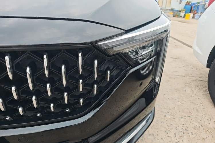 Used Bestune B70 2023 Third Generation 1.5T Automatic Enjoyment Version Left Front Headlight