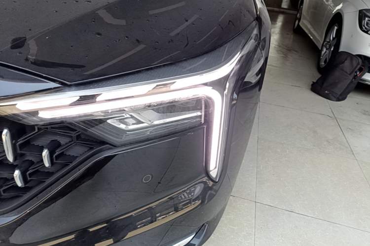 Used Bestune B70 2023 Third Generation 1.5T Automatic Enjoyment Version Left Front Headlight