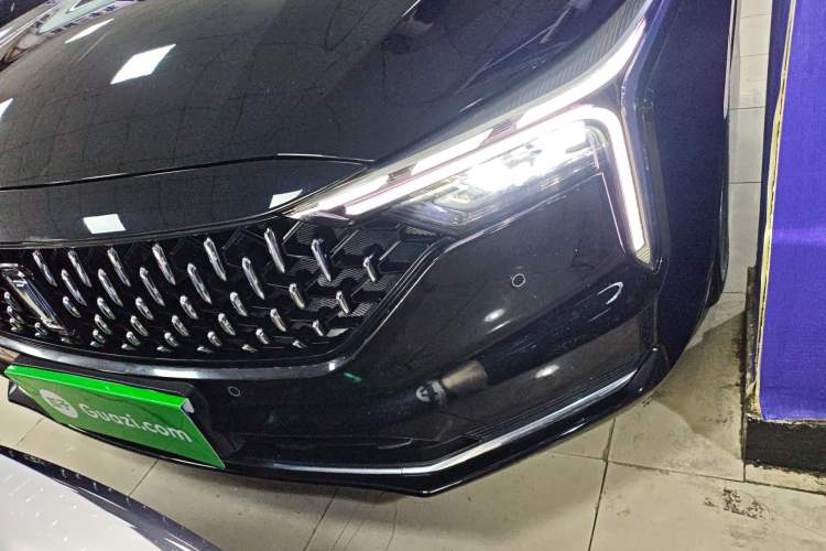 Used Bestune B70 2023 Third Generation 1.5T Automatic Enjoyment Version Left Front Headlight