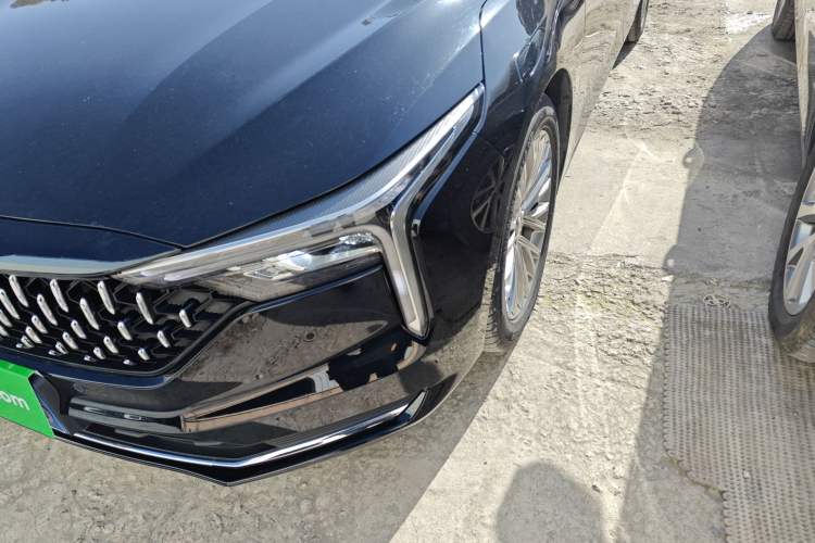Used Bestune B70 2023 Third Generation 1.5T Automatic Enjoyment Version Left Front Headlight