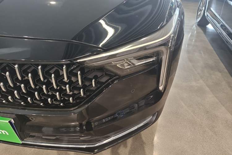 Used Bestune B70 2023 Third Generation 1.5T Automatic Enjoyment Version Left Front Headlight
