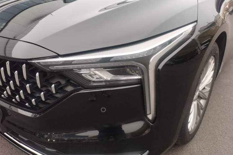 Used Bestune B70 2023 Third Generation 1.5T Automatic Enjoyment Version Left Front Headlight