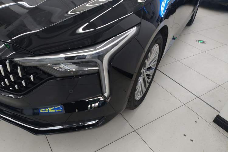 Used Bestune B70 2023 Third Generation 1.5T Automatic Enjoyment Version Left Front Headlight