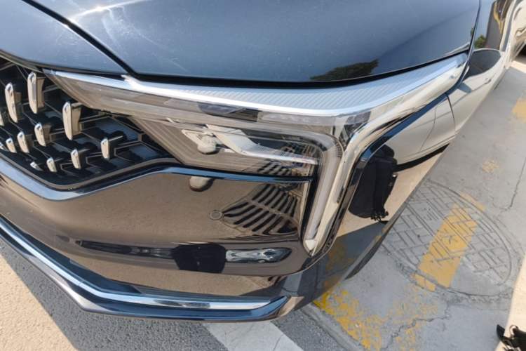 Used Bestune B70 2023 Third Generation 1.5T Automatic Enjoyment Version Left Front Headlight