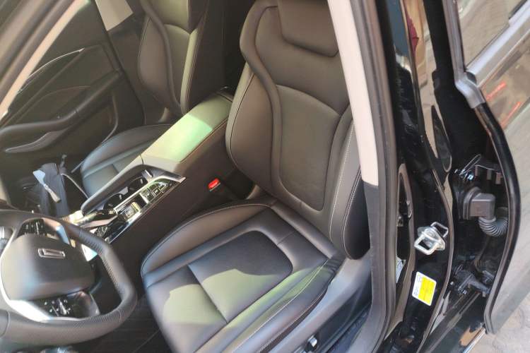 Used Bestune B70 2023 Third Generation 1.5T Automatic Enjoyment Version Left Front Seat