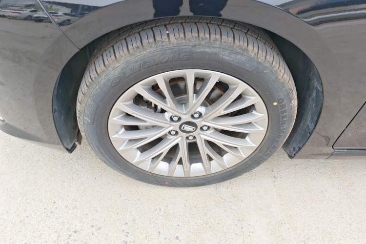 Used Bestune B70 2023 Third Generation 1.5T Automatic Enjoyment Version Left Front Wheel Hub