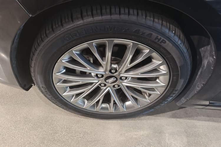 Used Bestune B70 2023 Third Generation 1.5T Automatic Enjoyment Version Left Front Wheel Hub