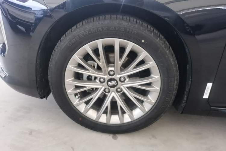 Used Bestune B70 2023 Third Generation 1.5T Automatic Enjoyment Version Left Front Wheel Hub