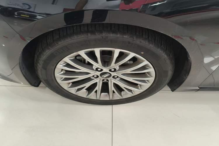 Used Bestune B70 2023 Third Generation 1.5T Automatic Enjoyment Version Left Front Wheel Hub