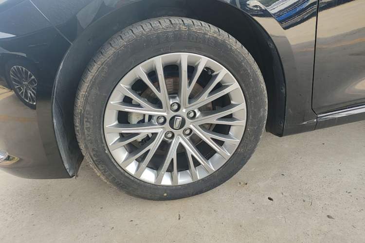 Used Bestune B70 2023 Third Generation 1.5T Automatic Enjoyment Version Left Front Wheel Hub