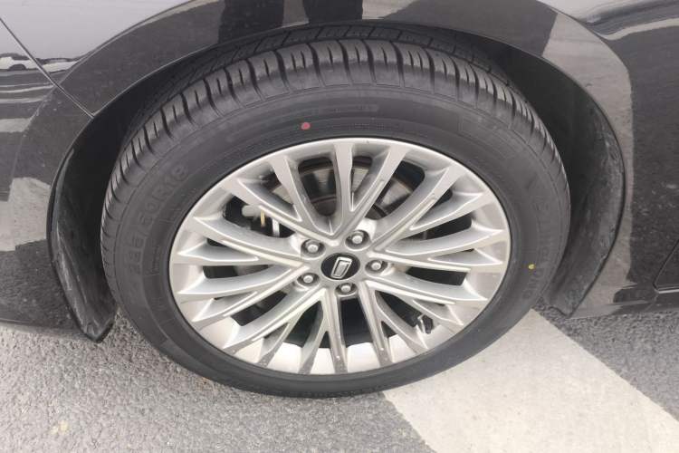 Used Bestune B70 2023 Third Generation 1.5T Automatic Enjoyment Version 70th Anniversary Edition Left Front Wheel Hub