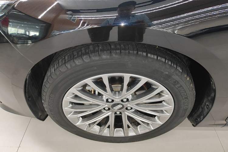 Used Bestune B70 2023 Third Generation 1.5T Automatic Enjoyment Version Left Front Wheel Hub