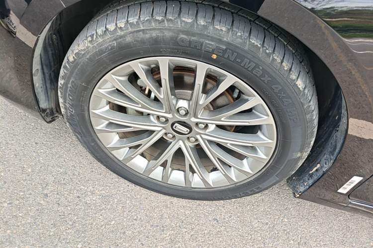 Used Bestune B70 2023 Third Generation 1.5T Automatic Enjoyment Version 70th Anniversary Edition Left Front Wheel Hub
