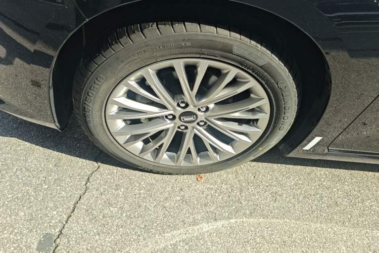 Used Bestune B70 2023 Third Generation 1.5T Automatic Enjoyment Version 70th Anniversary Edition Left Front Wheel Hub