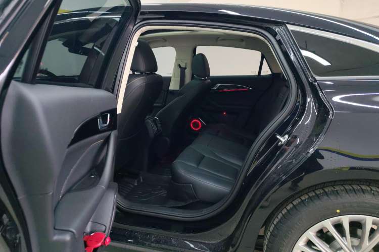 Used Bestune B70 2023 Third Generation 1.5T Automatic Enjoyment Version Left Rear Seat
