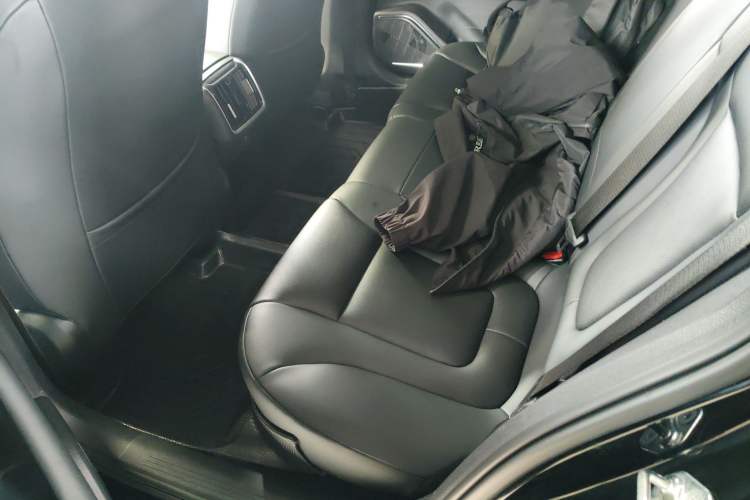 Used Bestune B70 2023 3rd Generation 1.5T Automatic Enjoyment Version 70th Anniversary Edition Left Rear Seat