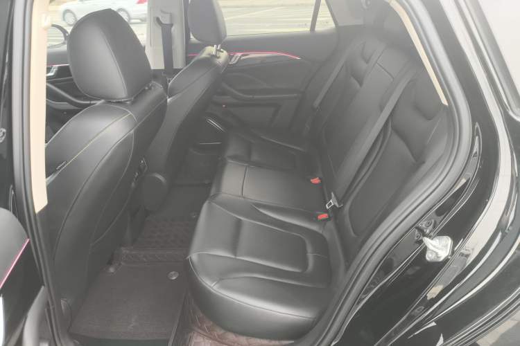 Used Bestune B70 2023 Third Generation 1.5T Automatic Enjoyment Version 70th Anniversary Edition Left Rear Seat
