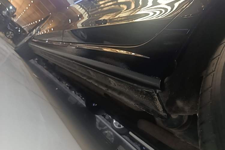 Used Bestune B70 2023 Third Generation 1.5T Automatic Enjoyment Version 70th Anniversary Edition Left Side Sill