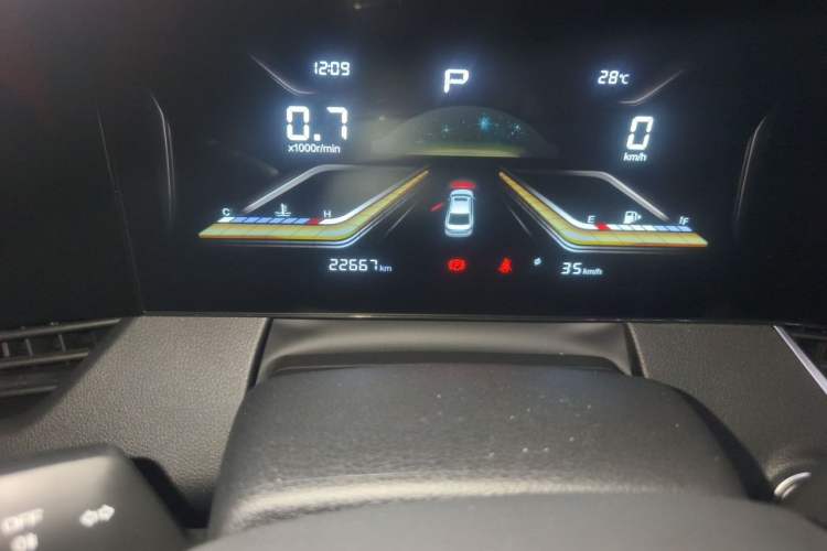 Used Bestune B70 2023 3rd Generation 1.5T Automatic Enjoyment Version 70th Anniversary Edition Odometer Close Up