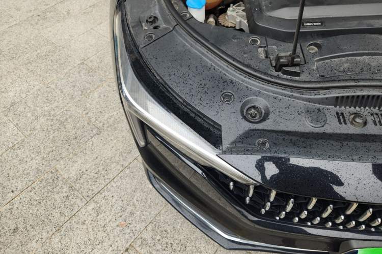 Used Bestune B70 2023 Third Generation 1.5T Automatic Enjoyment Version Right Front Headlight