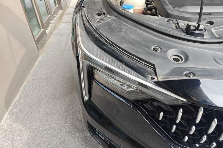 Used Bestune B70 2023 Third Generation 1.5T Automatic Enjoyment Version Right Front Headlight