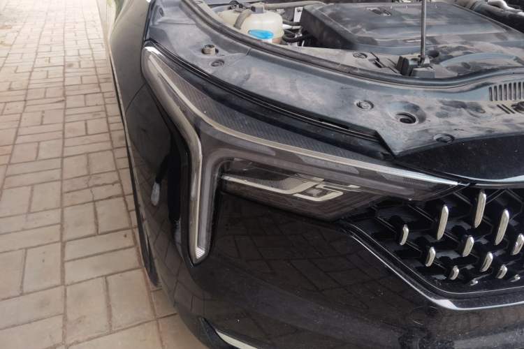 Used Bestune B70 2023 Third Generation 1.5T Automatic Enjoyment Version 70th Anniversary Edition Right Front Headlight