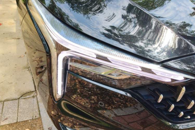 Used Bestune B70 2023 Third Generation 1.5T Automatic Enjoyment Version Right Front Headlight