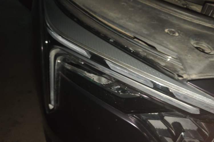 Used Bestune B70 2023 Third Generation 1.5T Automatic Enjoyment Version Right Front Headlight