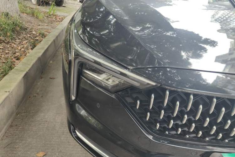 Used Bestune B70 2023 Third Generation 1.5T Automatic Enjoyment Version Right Front Headlight