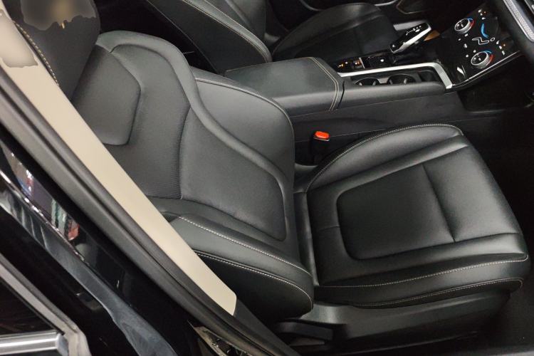 Used Bestune B70 2023 Third Generation 1.5T Automatic Enjoyment Version Right Front Seat