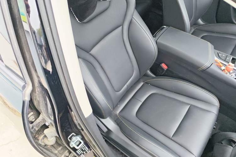 Used Bestune B70 2023 Third Generation 1.5T Automatic Enjoyment Version Right Front Seat