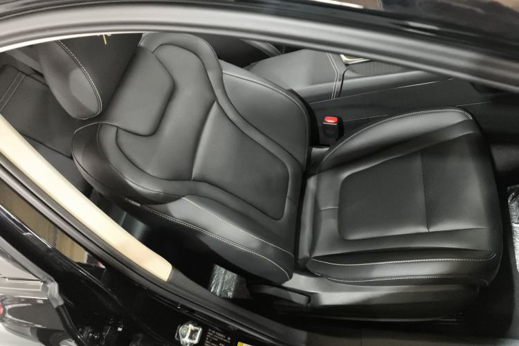 Used Bestune B70 2023 Third Generation 1.5T Automatic Enjoyment Version Right Front Seat
