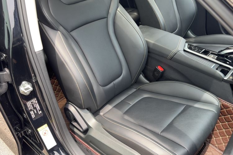 Used Bestune B70 2023 Third Generation 1.5T Automatic Enjoyment Version Right Front Seat