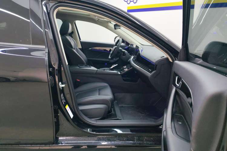 Used Bestune B70 2023 Third Generation 1.5T Automatic Enjoyment Version Right Front Seat